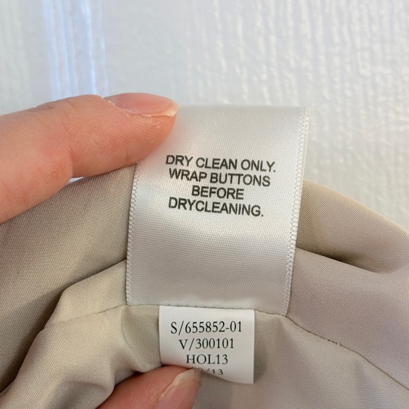 NWT Banana Republic Bright Red Blazer with Gold Buttons - Women’s 4 - Picture 7 of 7